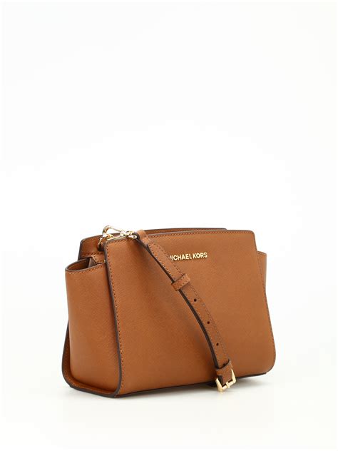 michael kors selma saffiano medium messenger|Selma Medium Saffiano Leather Messenger Bag .